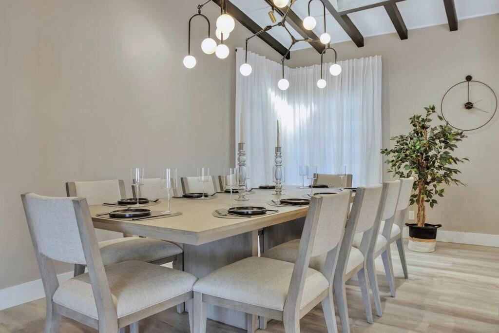 Stunning 2 Story Villa With Pool 포트 로더데일 외부 사진
