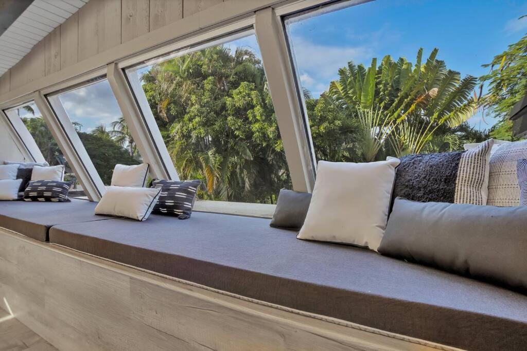 Stunning 2 Story Villa With Pool 포트 로더데일 외부 사진